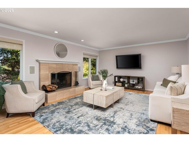 19042 35TH Pl, Lake Oswego, OR 97034