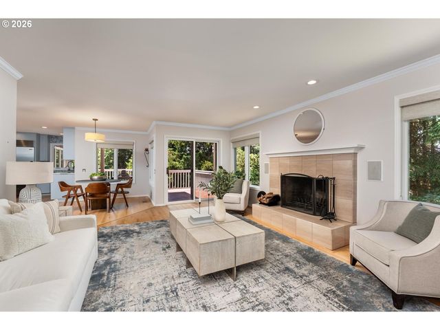 19042 35TH Pl, Lake Oswego, OR 97034