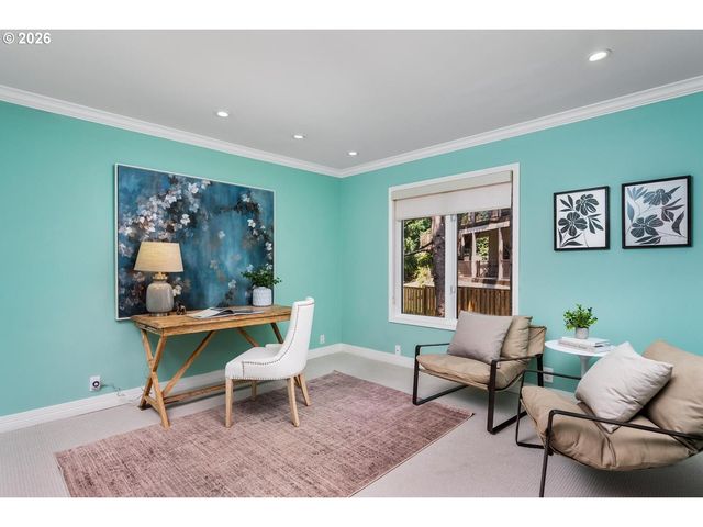 19042 35TH Pl, Lake Oswego, OR 97034