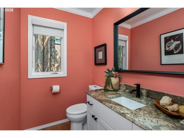 19042 35TH Pl, Lake Oswego, OR 97034