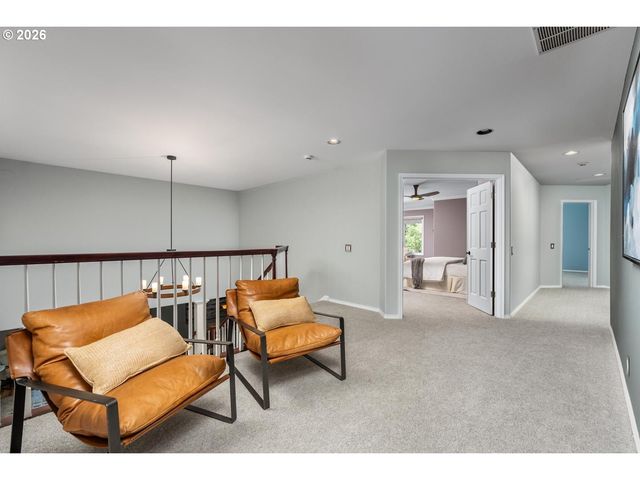 19042 35TH Pl, Lake Oswego, OR 97034