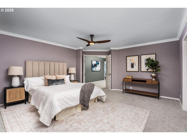 19042 35TH Pl, Lake Oswego, OR 97034