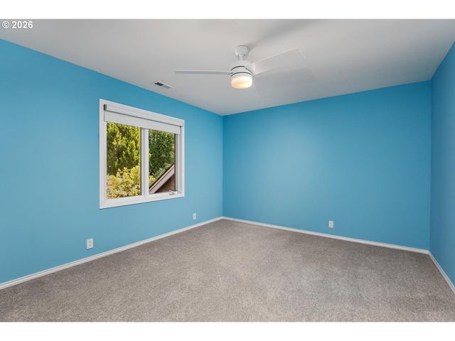 19042 35TH Pl, Lake Oswego, OR 97034