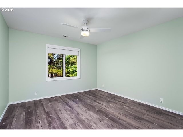 19042 35TH Pl, Lake Oswego, OR 97034