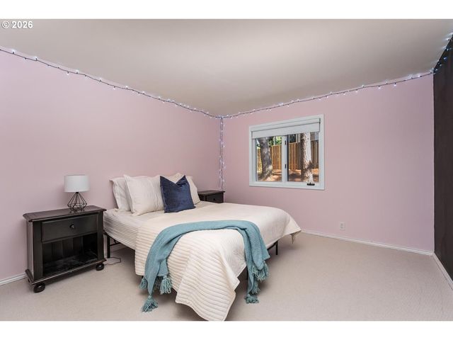 19042 35TH Pl, Lake Oswego, OR 97034