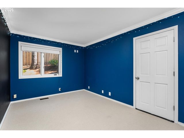 19042 35TH Pl, Lake Oswego, OR 97034