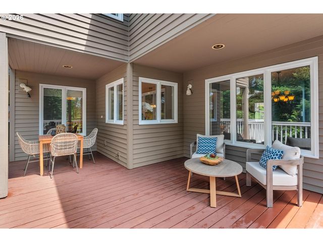 19042 35TH Pl, Lake Oswego, OR 97034