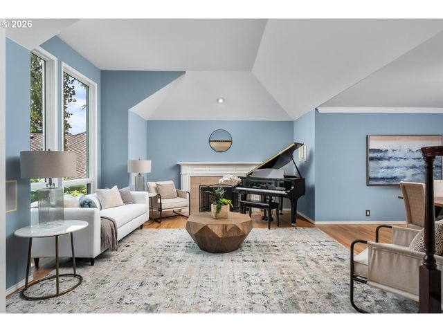 19042 35TH Pl, Lake Oswego, OR 97034