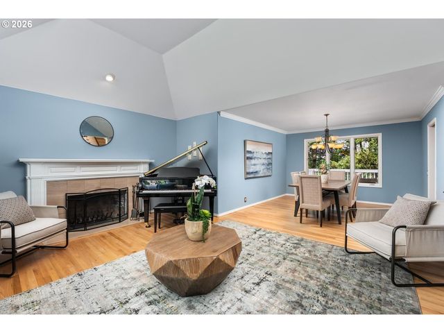 19042 35TH Pl, Lake Oswego, OR 97034