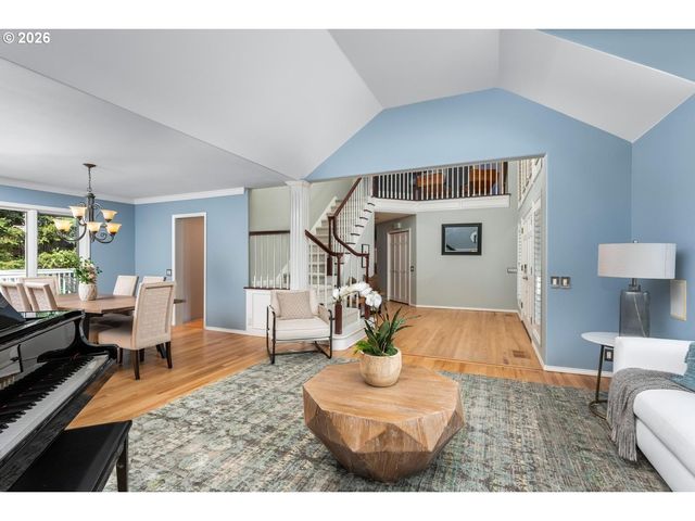 19042 35TH Pl, Lake Oswego, OR 97034