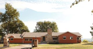 2211 N Denver Place, Tulsa, OK 74106