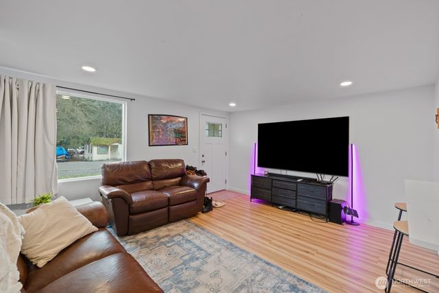 4110 W J Street, Bremerton, WA 98312