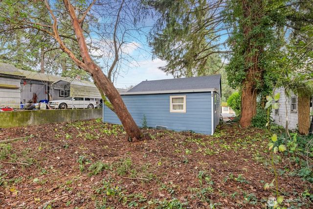 4110 W J Street, Bremerton, WA 98312
