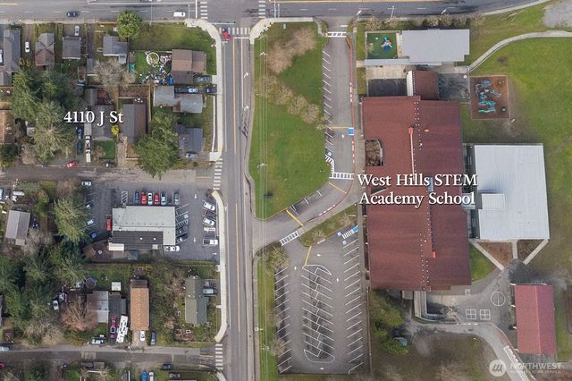 4110 W J Street, Bremerton, WA 98312