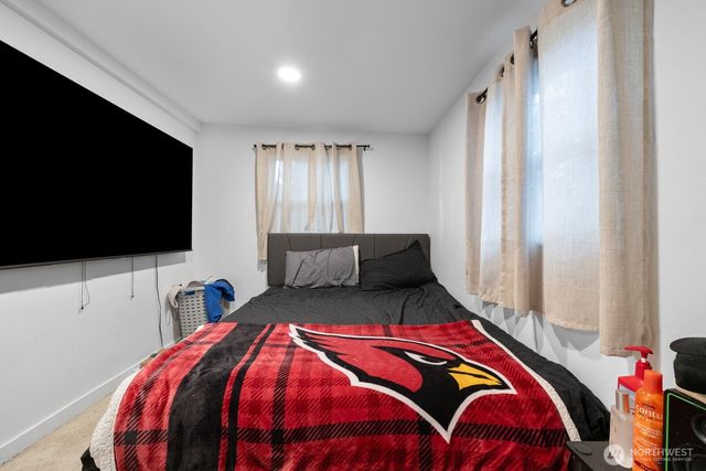 4110 W J Street, Bremerton, WA 98312