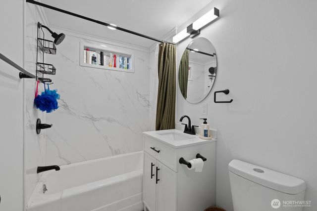 4110 W J Street, Bremerton, WA 98312