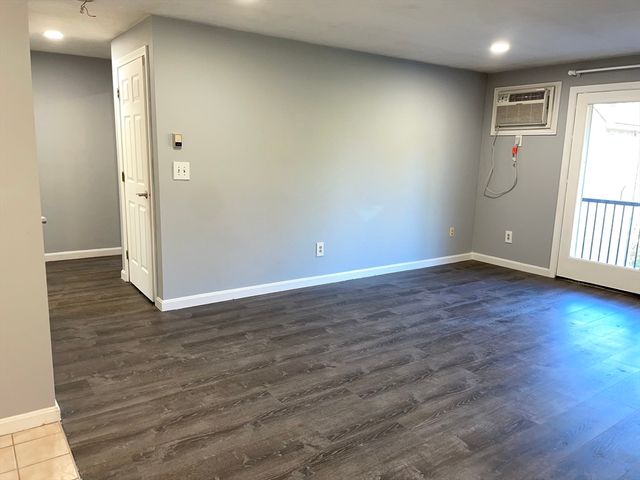 610 S Franklin St C304, Holbrook, MA 02343