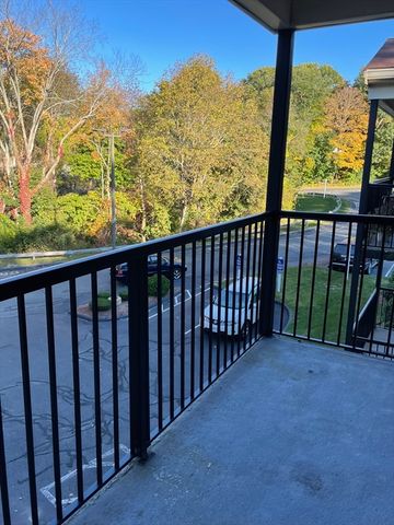 610 S Franklin St C304, Holbrook, MA 02343
