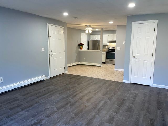 610 S Franklin St C304, Holbrook, MA 02343