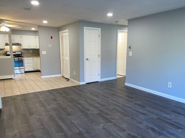 610 S Franklin St C304, Holbrook, MA 02343