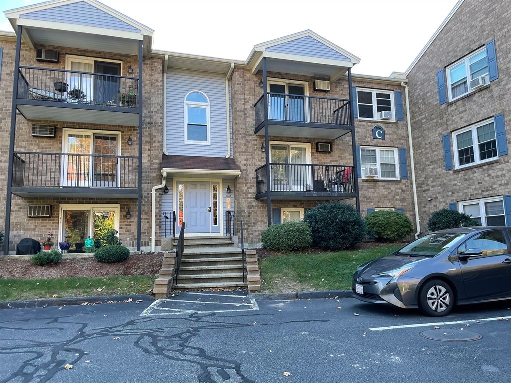 610 S Franklin St C304, Holbrook, MA 02343