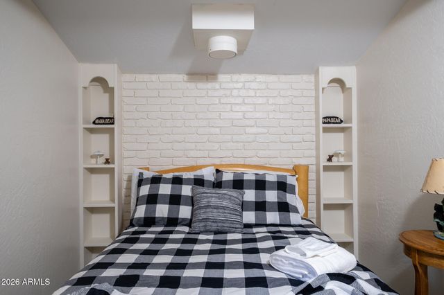 17845 S SILVERLAKE Drive, Munds Park, AZ 86017