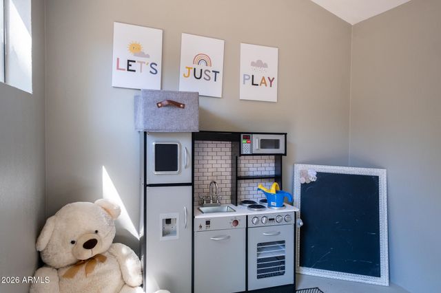 17845 S SILVERLAKE Drive, Munds Park, AZ 86017