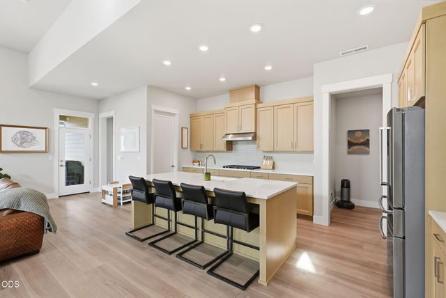 3718 NE Suchy Street, Bend, OR 97701