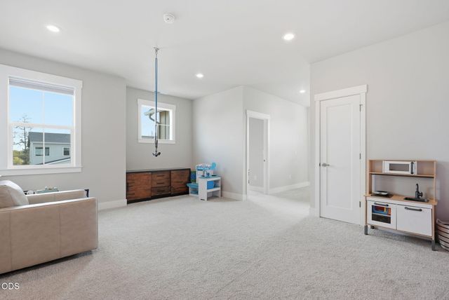 3718 NE Suchy Street, Bend, OR 97701