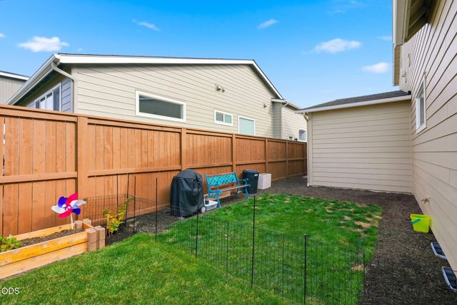 3718 NE Suchy Street, Bend, OR 97701