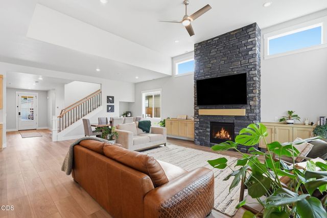 3718 NE Suchy Street, Bend, OR 97701