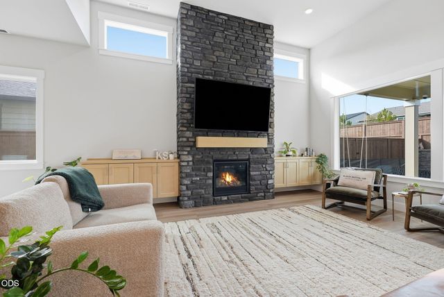 3718 NE Suchy Street, Bend, OR 97701