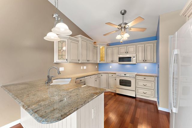 901 Veterans Lane, Crown Point, IN 46307