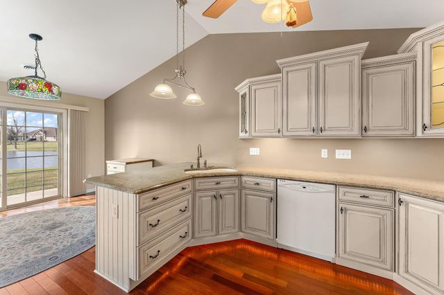 901 Veterans Lane, Crown Point, IN 46307