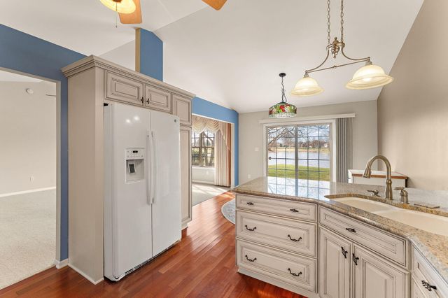 901 Veterans Lane, Crown Point, IN 46307