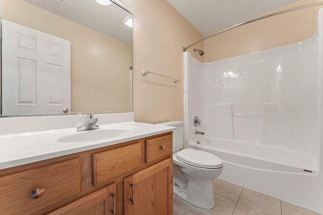 901 Veterans Lane, Crown Point, IN 46307