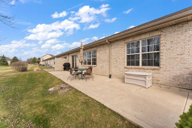 901 Veterans Lane, Crown Point, IN 46307