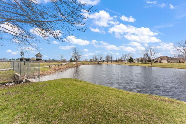 901 Veterans Lane, Crown Point, IN 46307