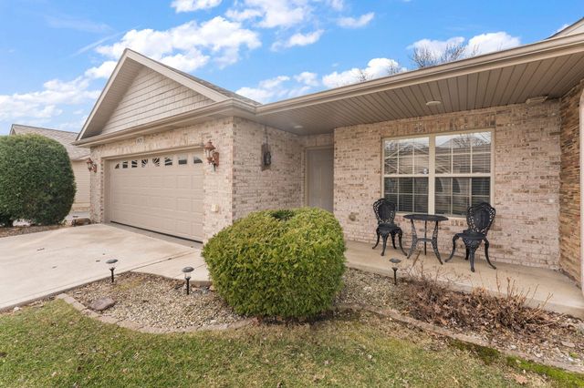 901 Veterans Lane, Crown Point, IN 46307