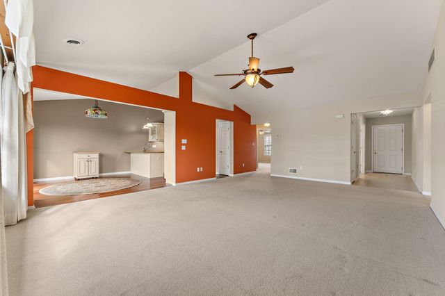 901 Veterans Lane, Crown Point, IN 46307