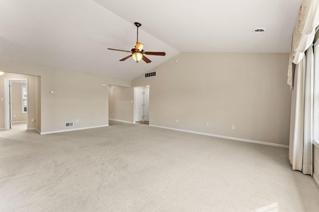 901 Veterans Lane, Crown Point, IN 46307