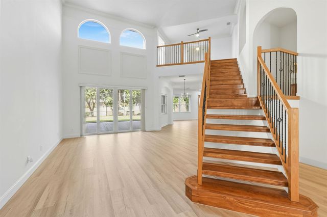 9863 Royal Cardigan Way, West Palm Beach, FL 33411