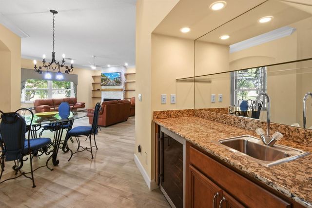 9863 Royal Cardigan Way, West Palm Beach, FL 33411
