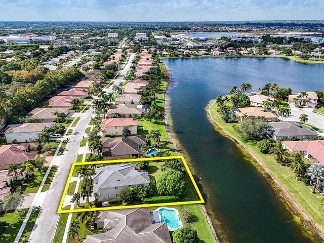 9863 Royal Cardigan Way, West Palm Beach, FL 33411