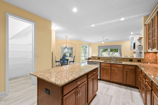 9863 Royal Cardigan Way, West Palm Beach, FL 33411