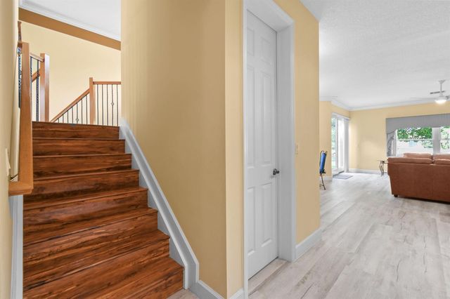 9863 Royal Cardigan Way, West Palm Beach, FL 33411