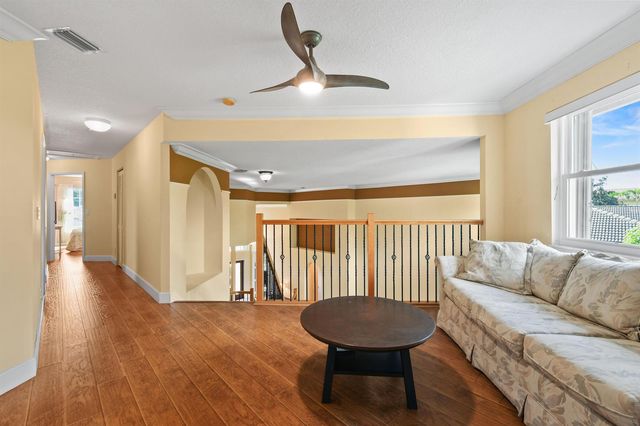 9863 Royal Cardigan Way, West Palm Beach, FL 33411
