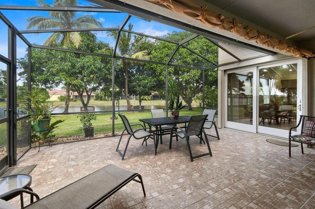 9863 Royal Cardigan Way, West Palm Beach, FL 33411