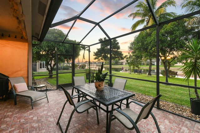 9863 Royal Cardigan Way, West Palm Beach, FL 33411