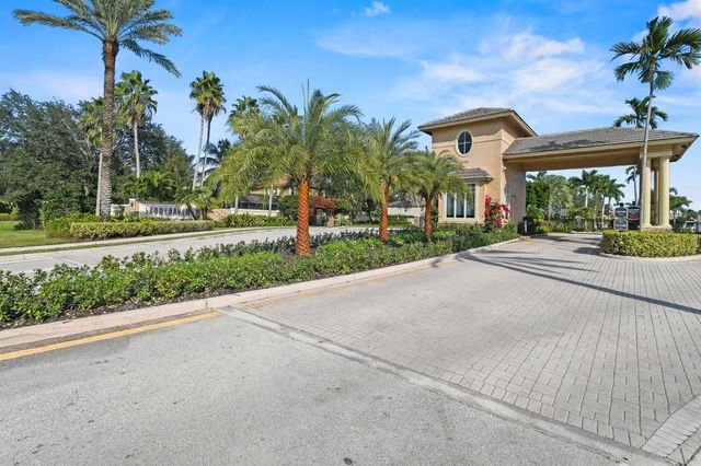 9863 Royal Cardigan Way, West Palm Beach, FL 33411